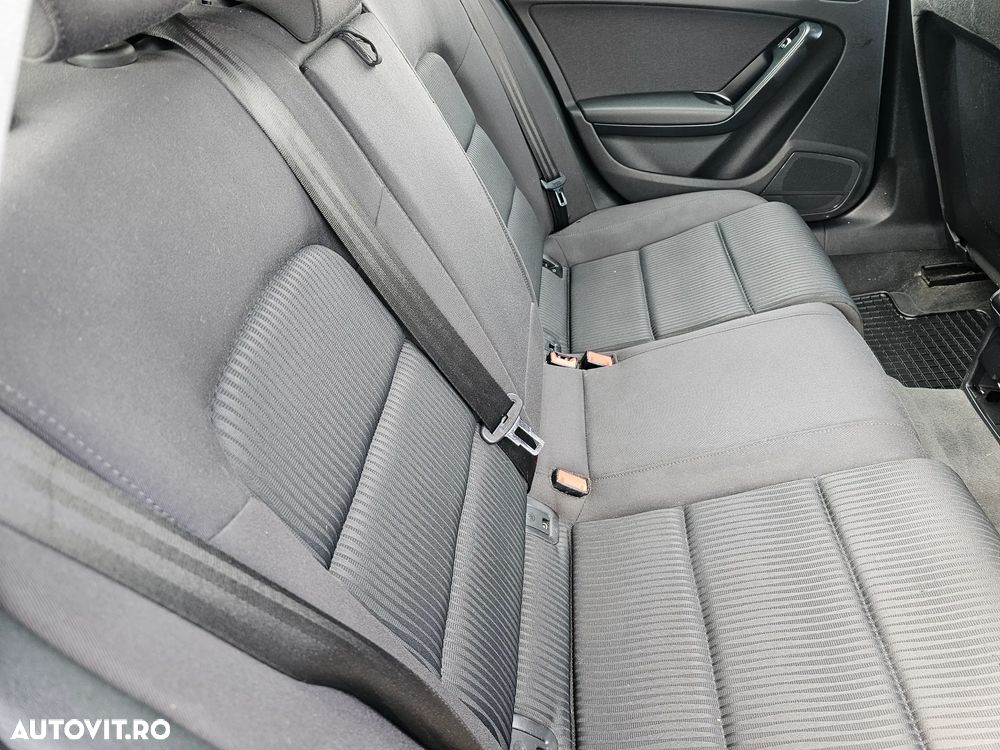 Audi A4 Avant 2.0 TDI DPF S line Sportpaket - 16