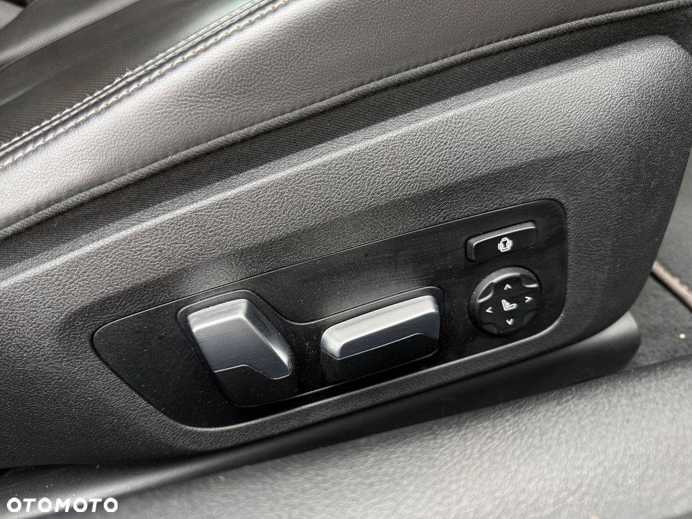 BMW Seria 8 - 21