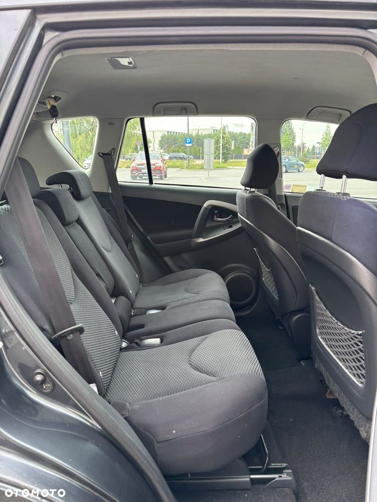 Toyota RAV4 2.2 D-4D 4x4 - 29