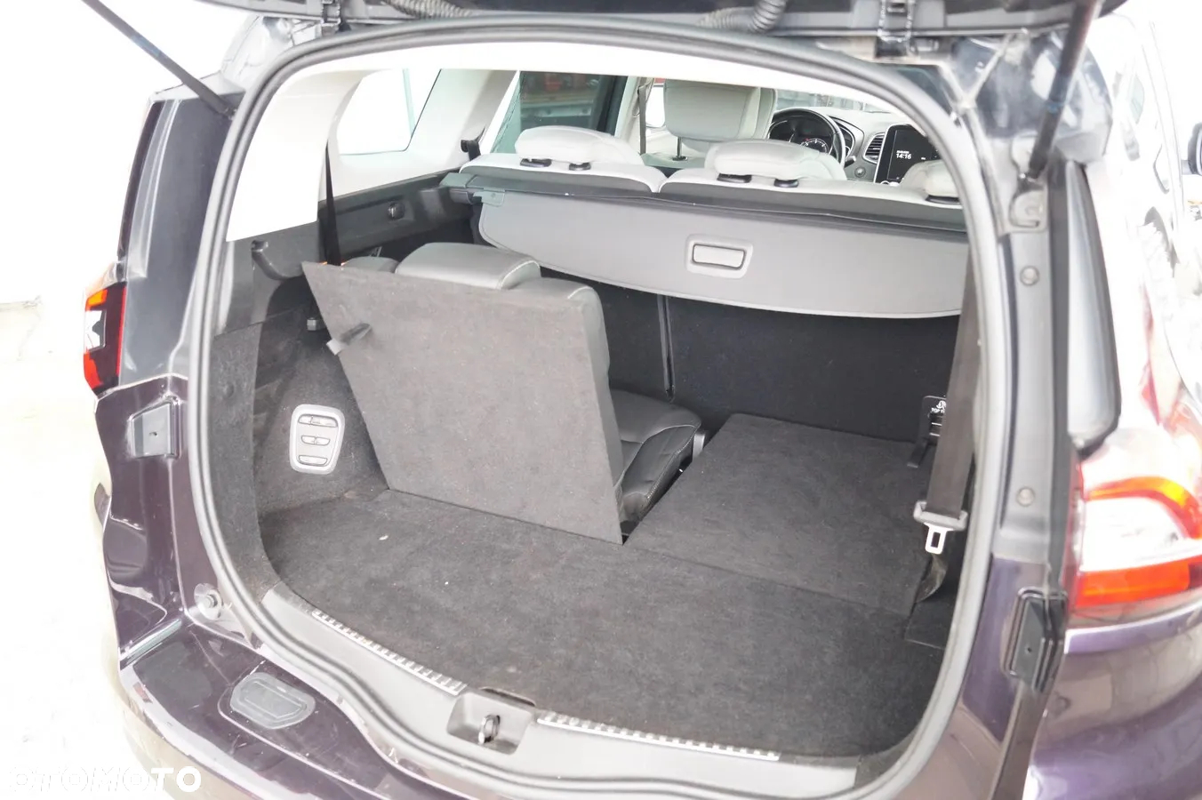 Renault Grand Scenic - 27