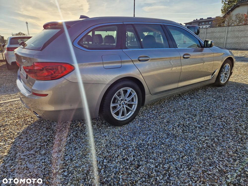 BMW Seria 5 520d xDrive Touring Luxury Line - 5