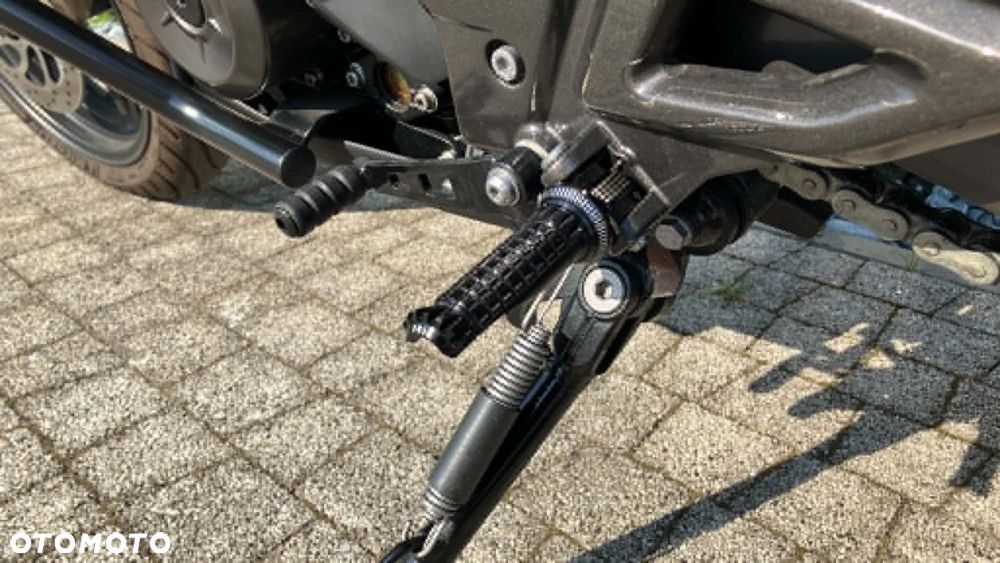BMW G - 11