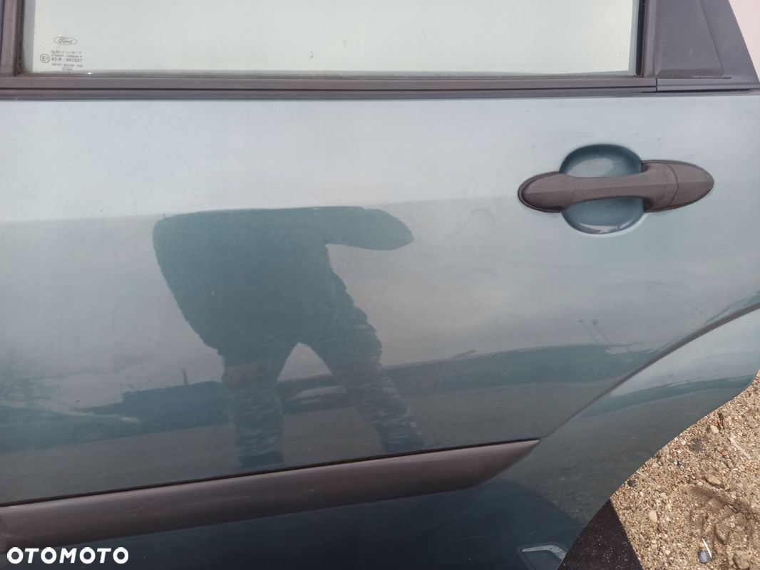 Drzwi lewy tył kompletne FORD FOCUS MK1 KOMBI kolor X1 - 4