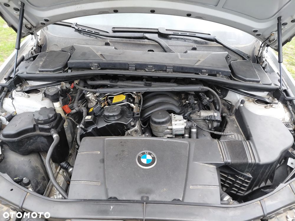 BMW Seria 3 320i - 11