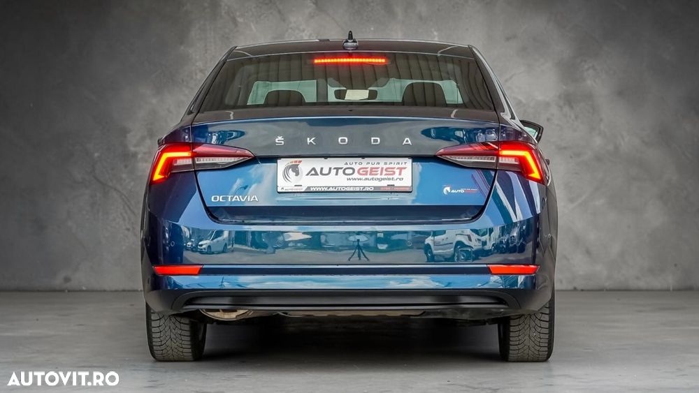 Skoda Octavia 2.0 TDI DSG Ambition - 6