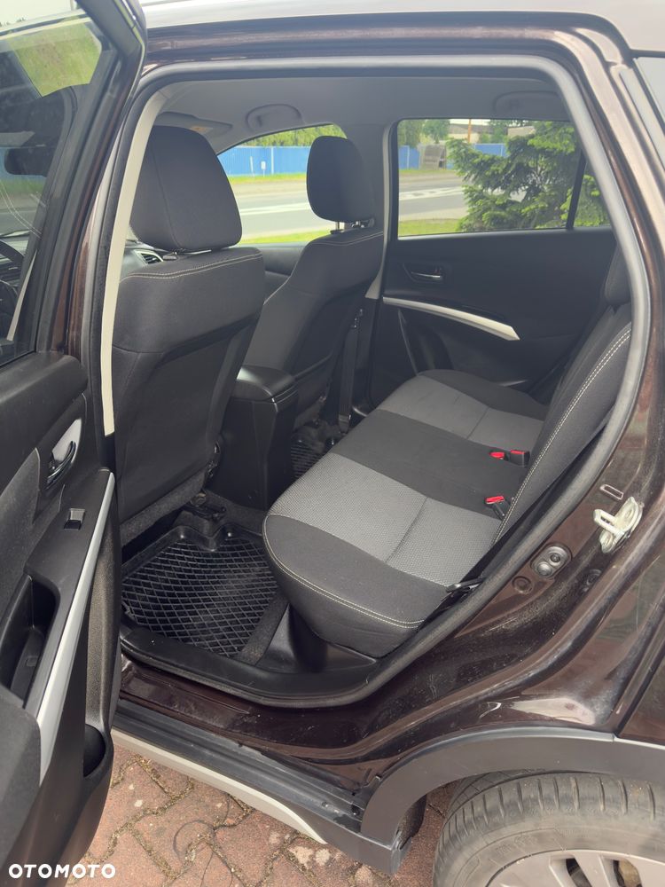 Suzuki SX4 S-Cross 1.6 Comfort - 17
