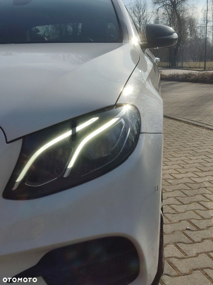 Mercedes-Benz Klasa E 220 d 4-Matic 9G-TRONIC - 13