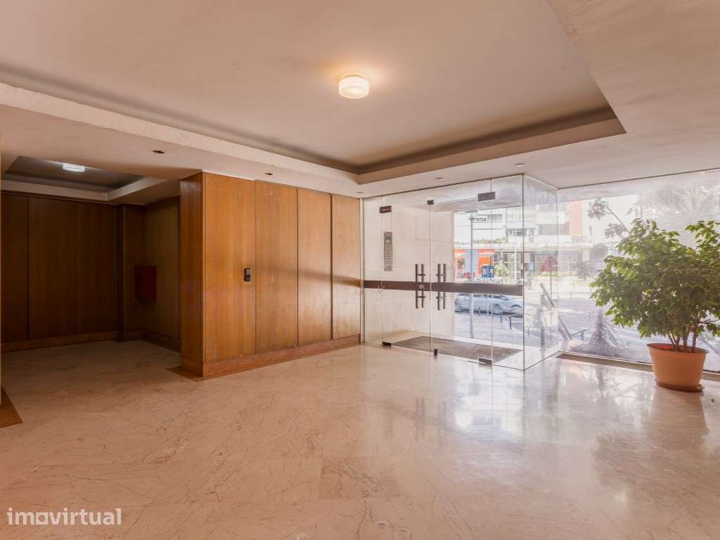 Excelente Apartamento T4 em MIraflores - Grande imagem: 2/38