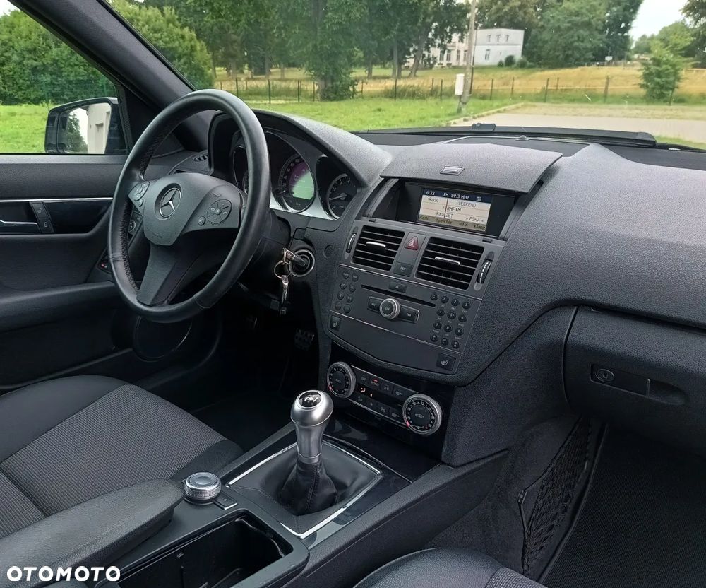 Mercedes-Benz Klasa C 180 Kompressor BlueEFFICIENCY Avantgarde - 6
