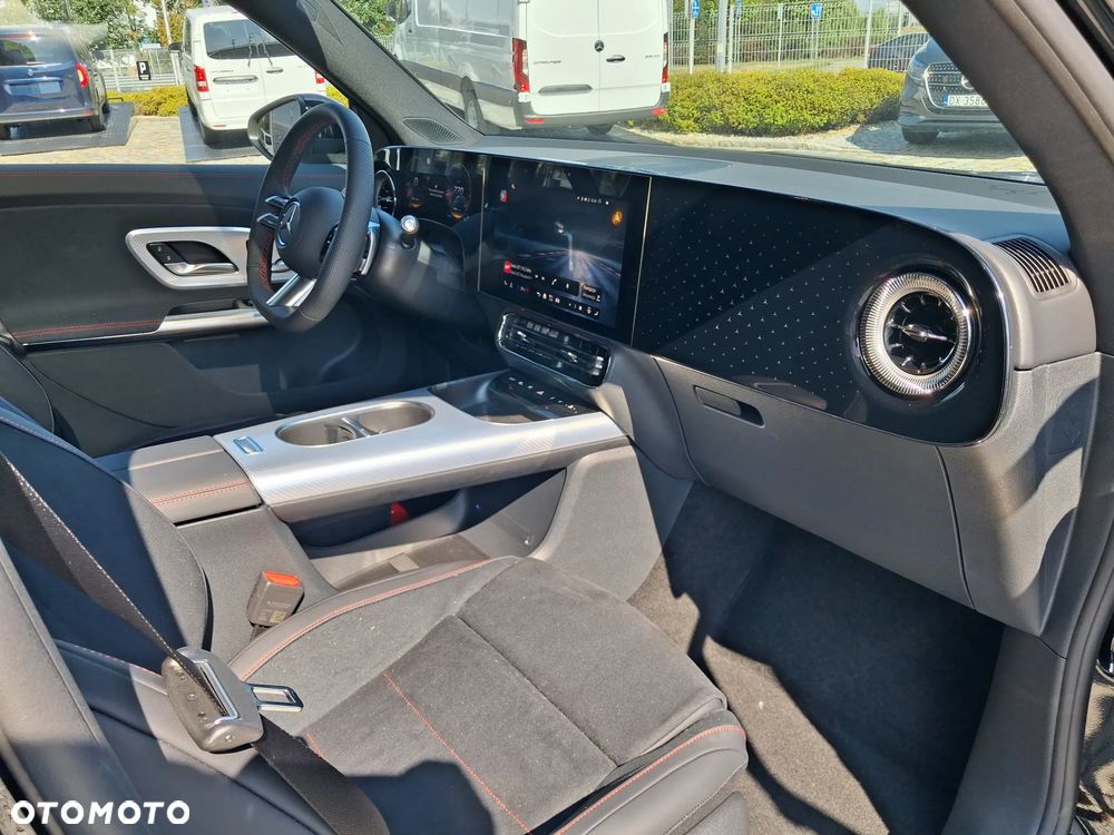 Mercedes-Benz GLB 200 mHEV 4-Matic 8G-eDCT - 17