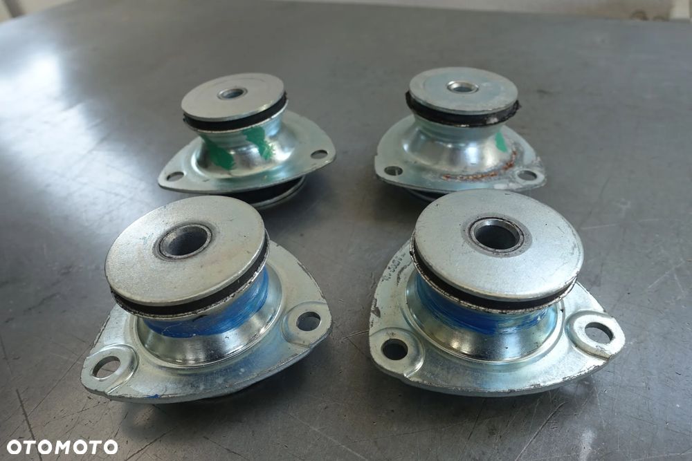 PODUSZKA KABINY IVECO DAILY 14r.- - 1