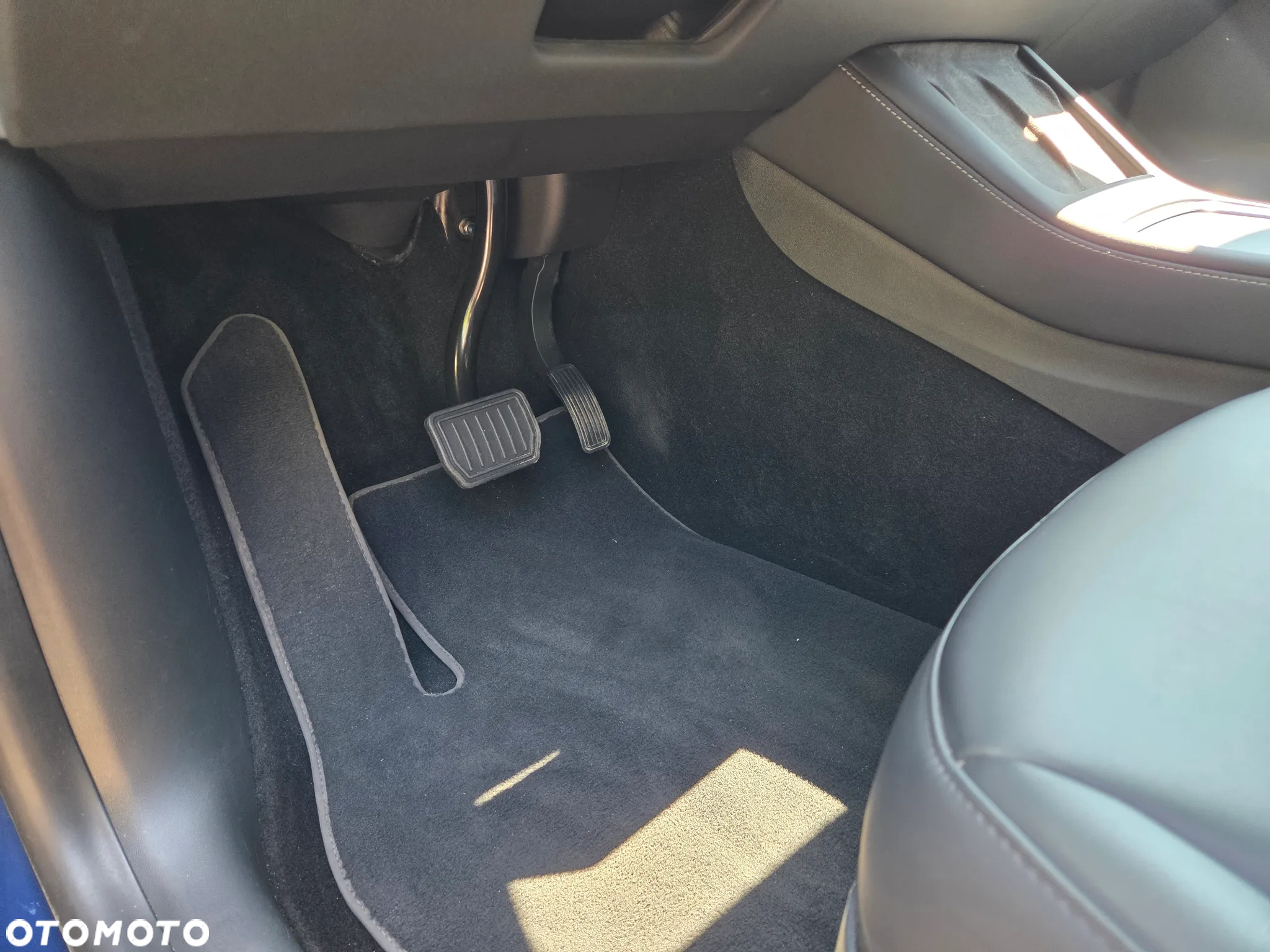 Tesla Y Model Long Range Dual Motor AWD - 19