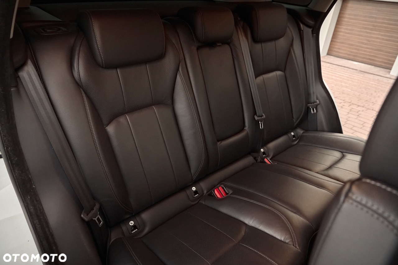 Land Rover Range Rover Evoque - 29