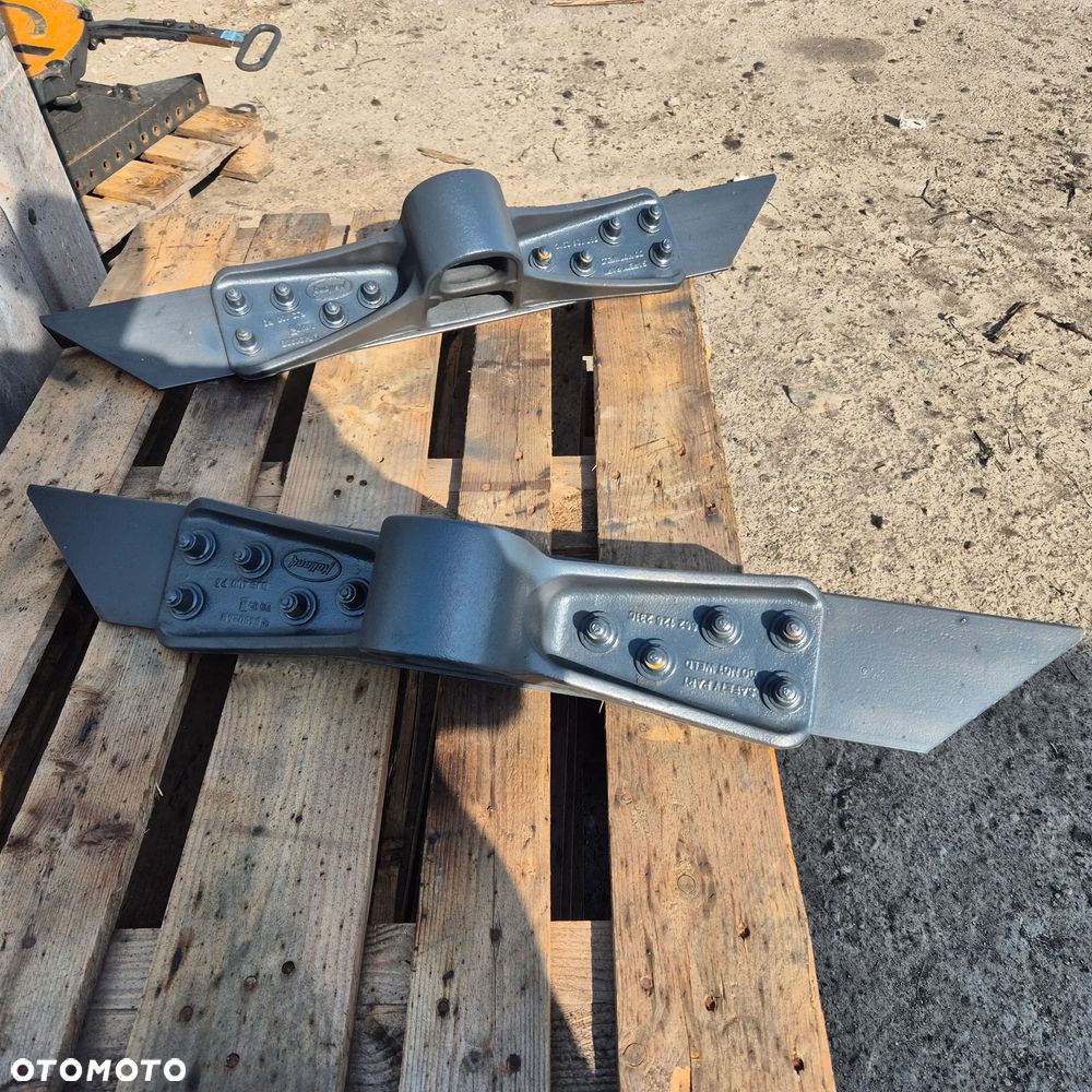 Volvo łapy siodła 150mm  GF Saf Holland
