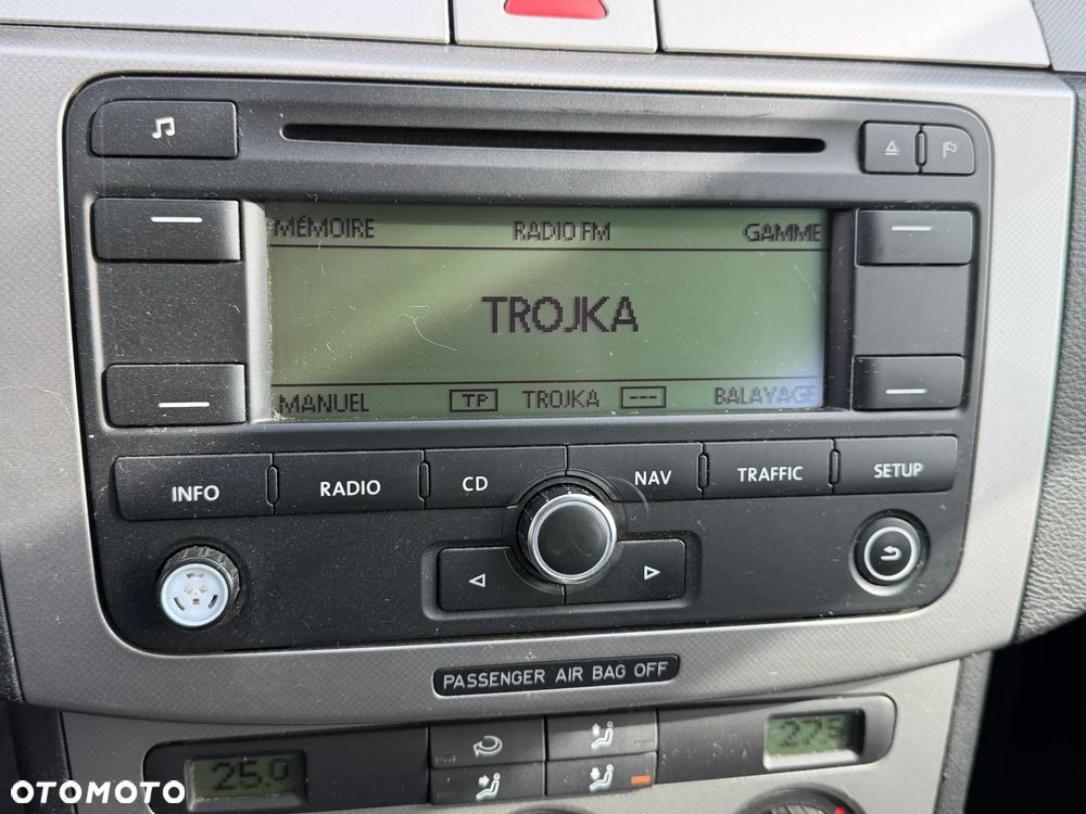 Volkswagen Passat - 33