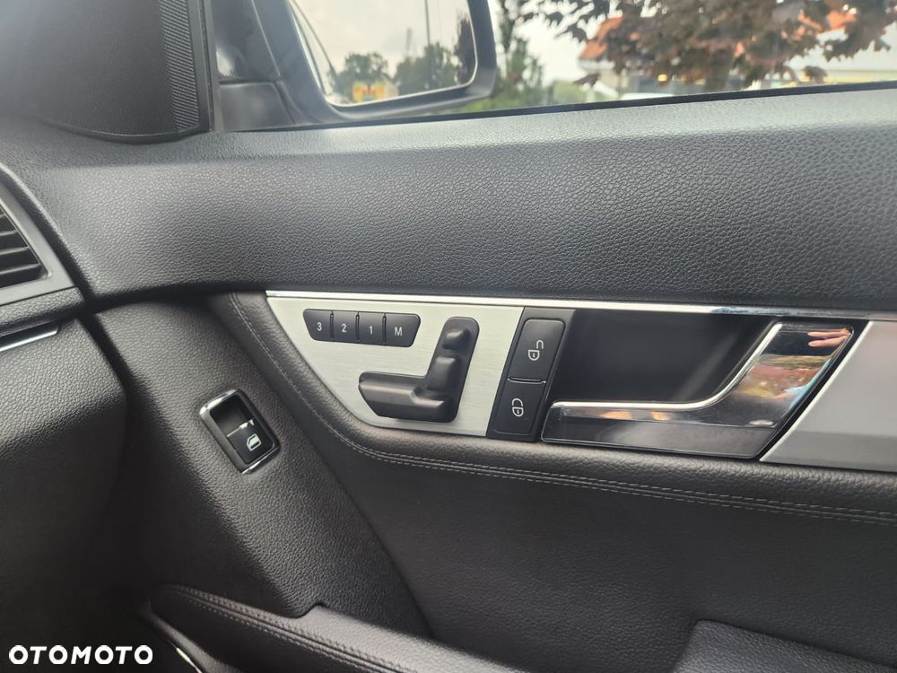 Mercedes-Benz Klasa C 320 CDI DPF 4Matic 7G-TRONIC Avantgarde - 11