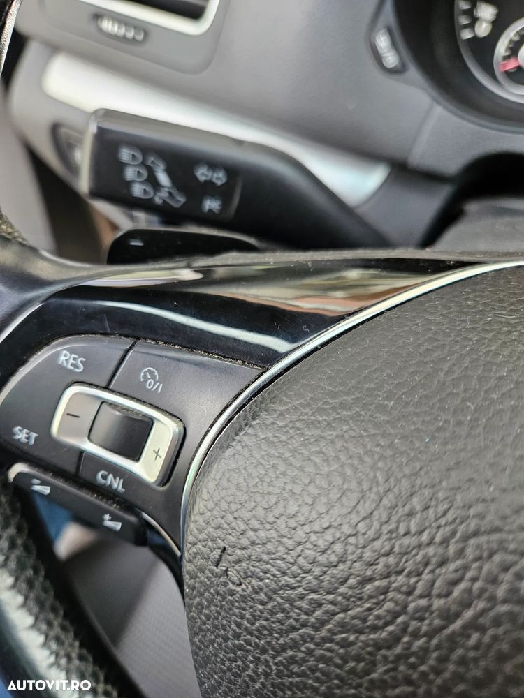 Volkswagen Sharan 2.0 TDI DSG BlueMotion Technology Highline - 16