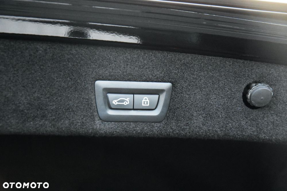 BMW Seria 7 740Ld xDrive sport - 25