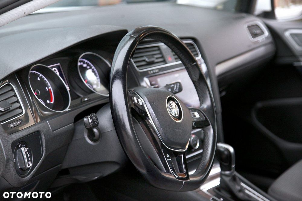 Volkswagen Golf - 13