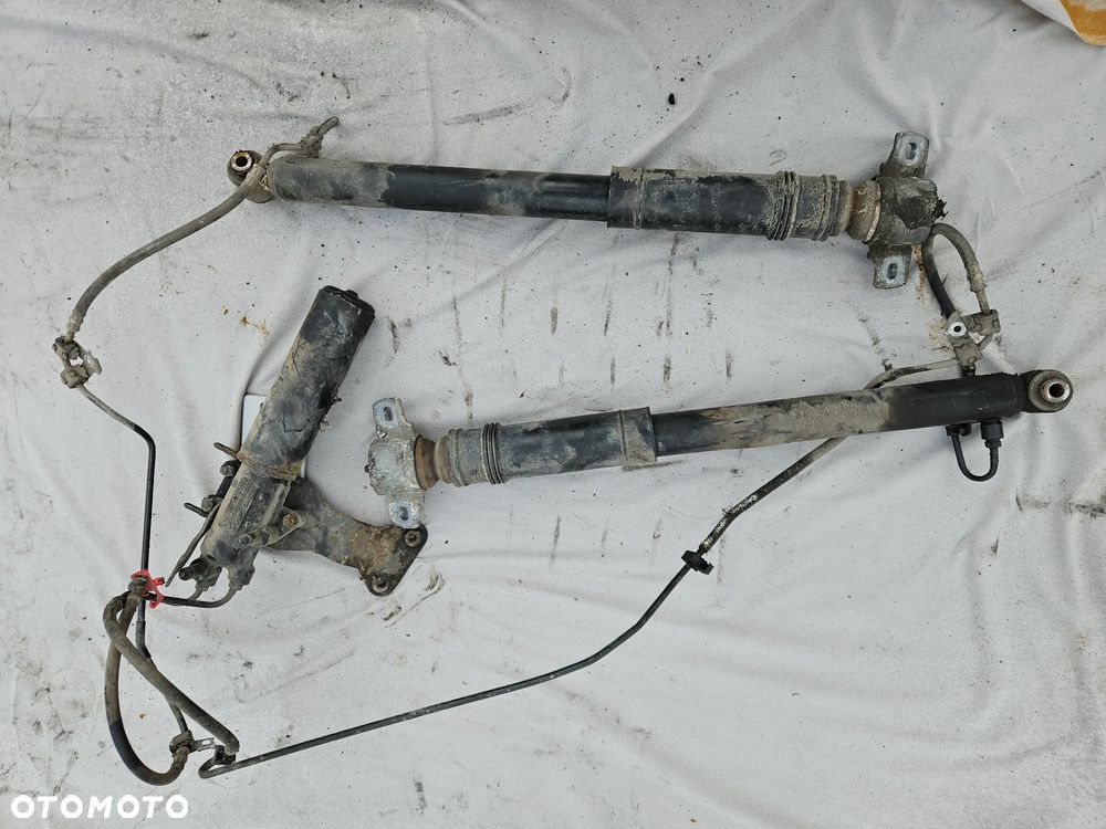 Amortyzatory tylne hydrauliczne zbiornik Peugeot 3008 I 1,6 THP 2011r - 1