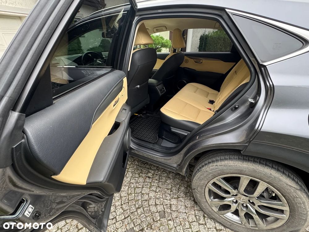 Lexus NX 300h Comfort AWD - 8