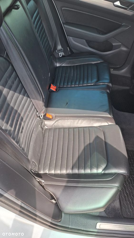 Volkswagen Passat 2.0 TDI (BlueMotion Technology) DSG Highline - 17
