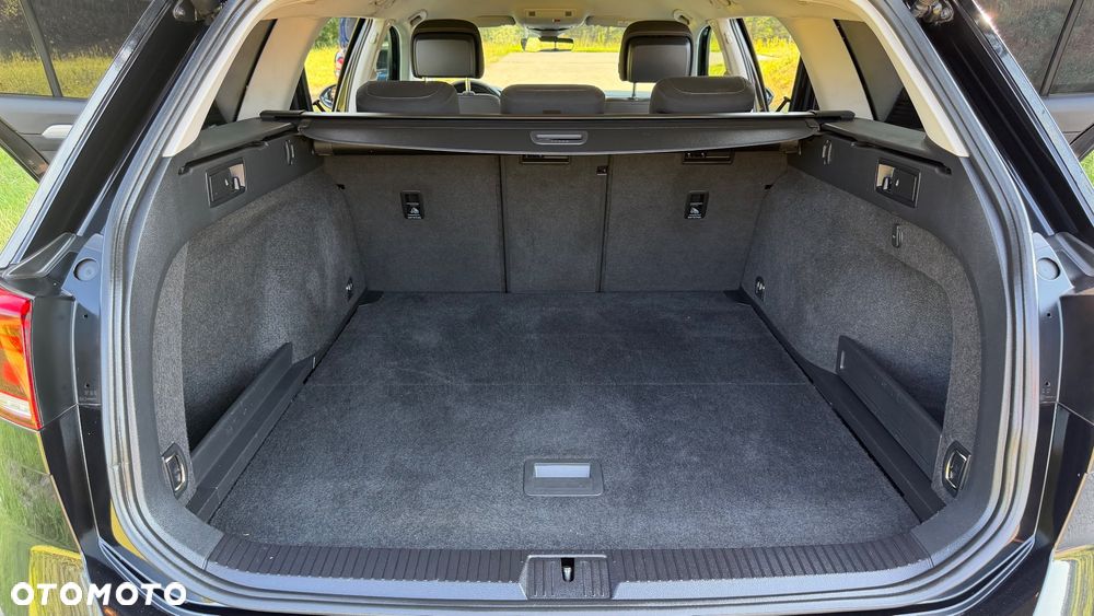 Volkswagen Passat 2.0 TDI SCR DSG - 37