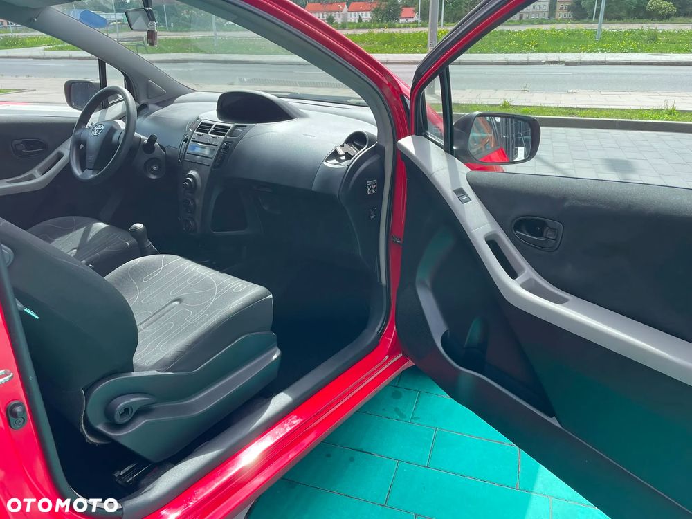 Toyota Yaris 1.0 Terra - 10