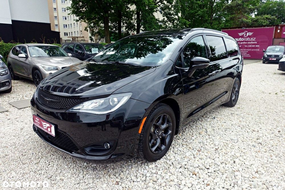 Chrysler Pacifica - 6