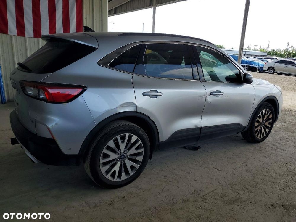 Ford Escape 2.0 EcoBoost AWD Titanium - 4