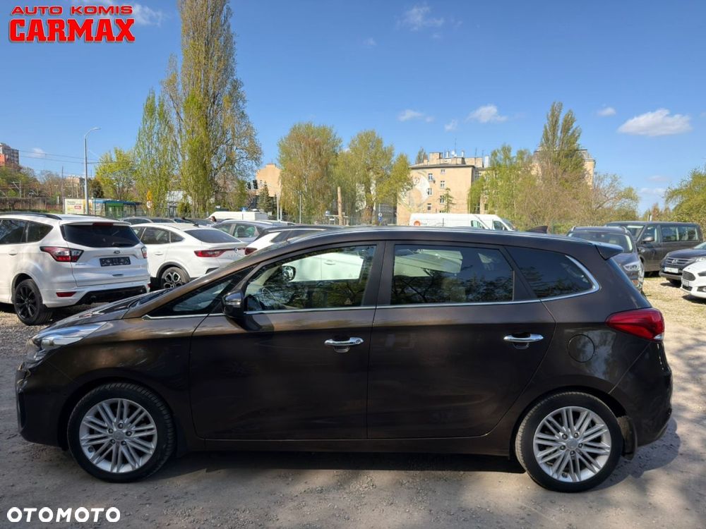 Kia Carens - 4