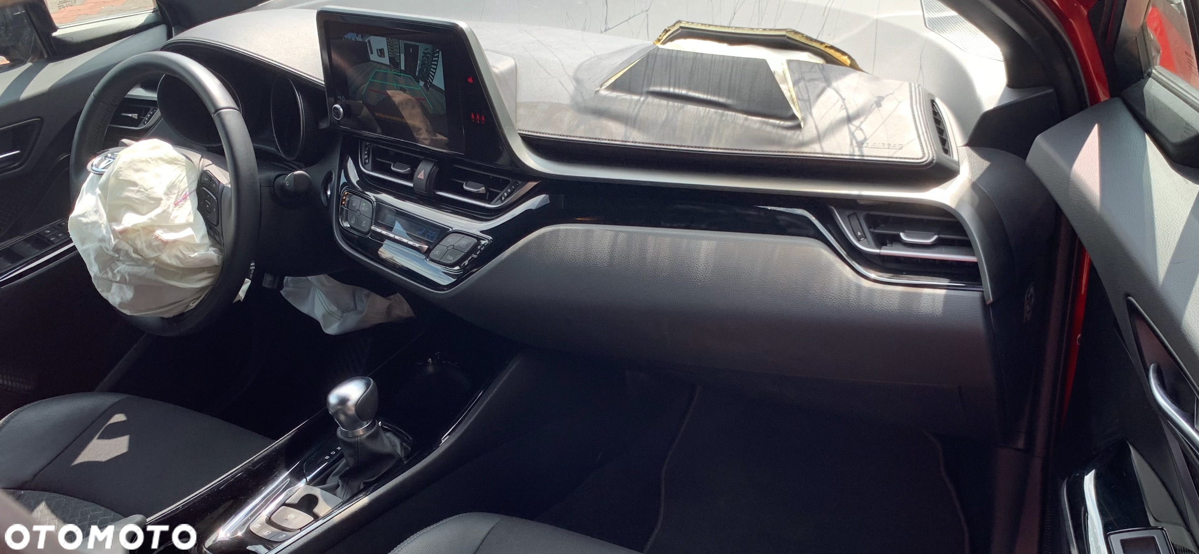 Toyota C-HR 1.8 Hybrid GPF Executive - 22