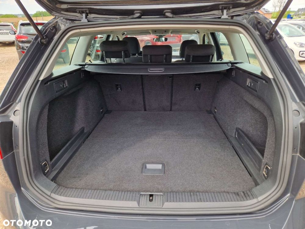 Volkswagen Passat - 18