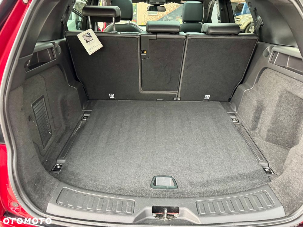 Land Rover Discovery 2.0 TD4 HSE Luxury - 24