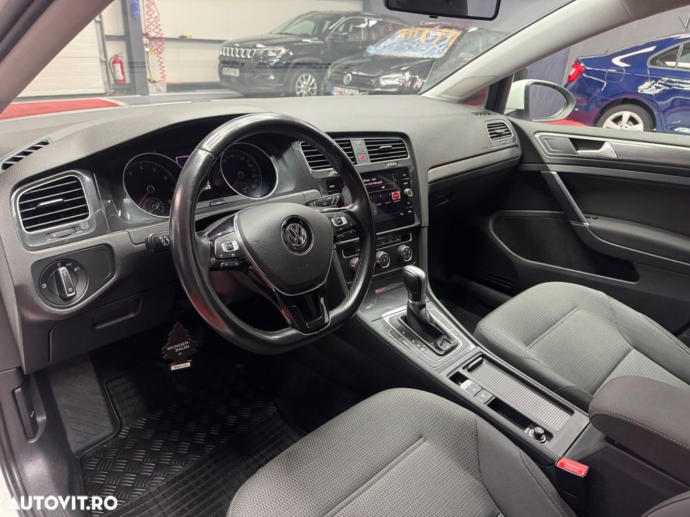 Volkswagen Golf 1.5 TGI BlueMotion DSG Trendline - 9
