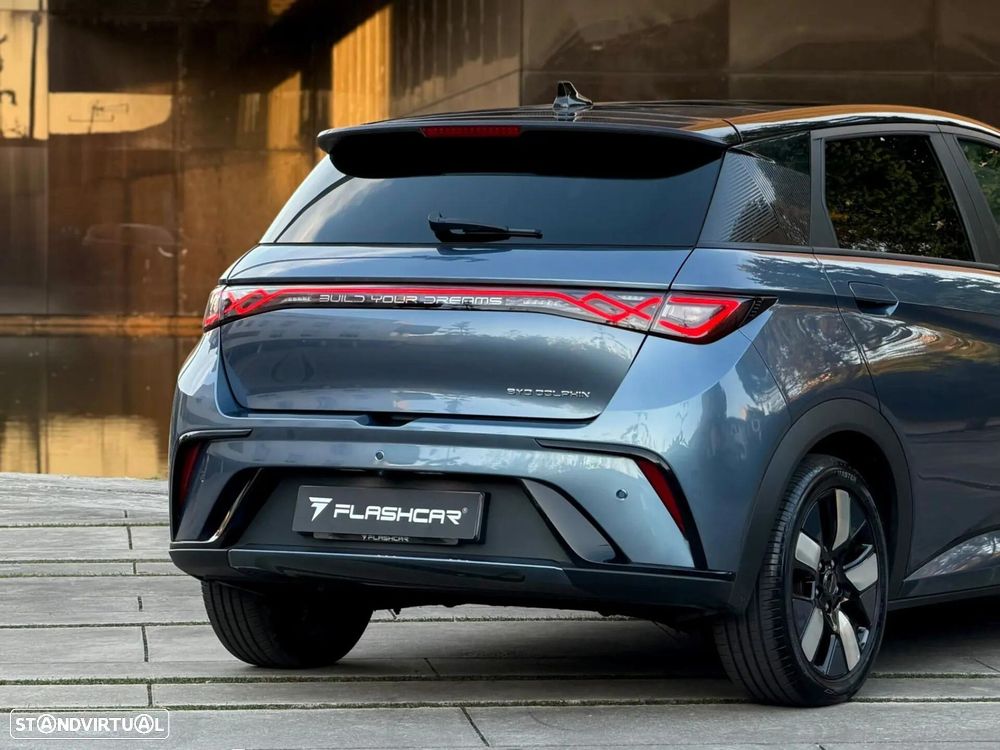 BYD Dolphin 60.4 kWh Design - 12
