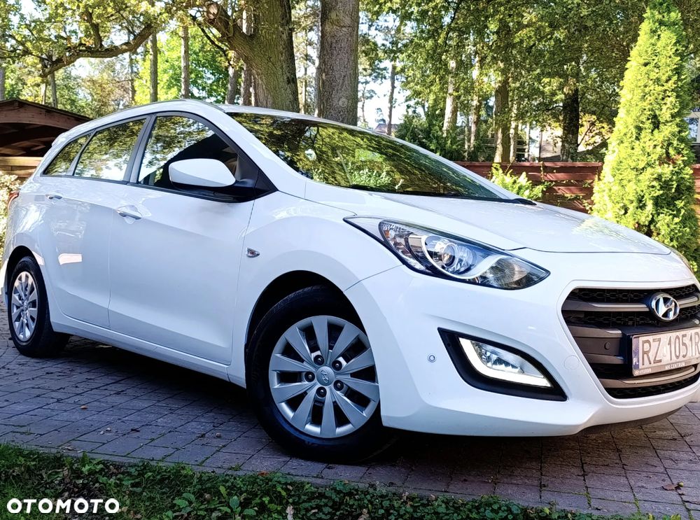 Hyundai i30 1.6 GDI BlueDrive Classic + - 6