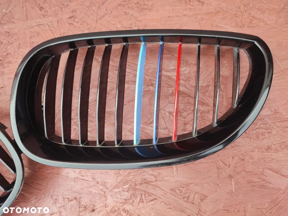 BMW E60 / E60 LCI / E61 / E61 LCI.  NERKI CZARNE M-PAKIET LEWA / PRAWA. O NR: 7 027 061 / 7 065 701 OEM. W BARDZO DOBRYM STANIE. - 7