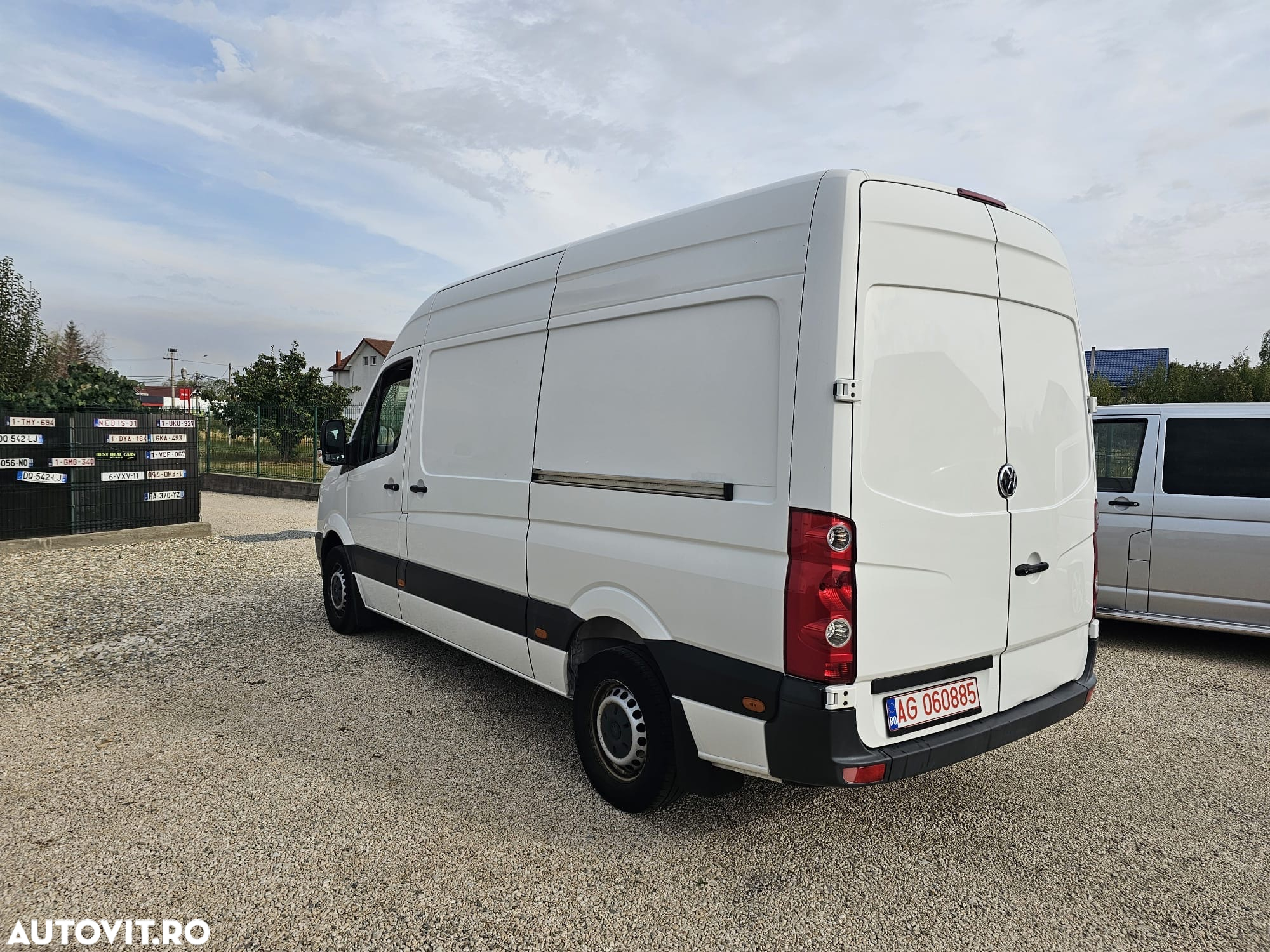 Volkswagen Crafter 2.0 TDI - model MEDIU - doua usi laterale - 3