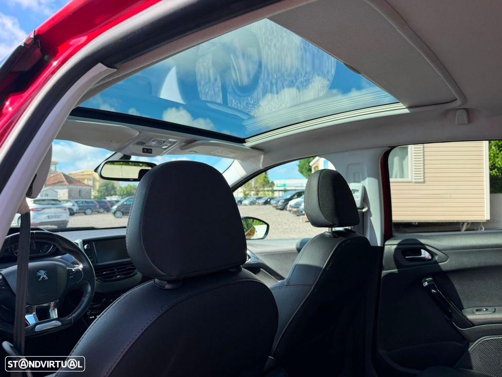 Peugeot 208 1.2 PureTech GT Line - 8