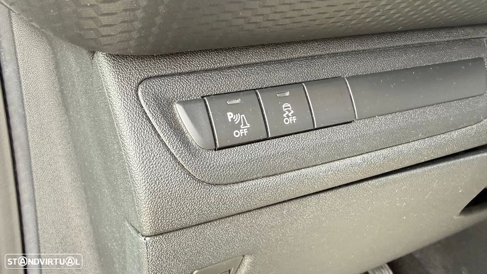 Peugeot 2008 1.2 PureTech Style - 36