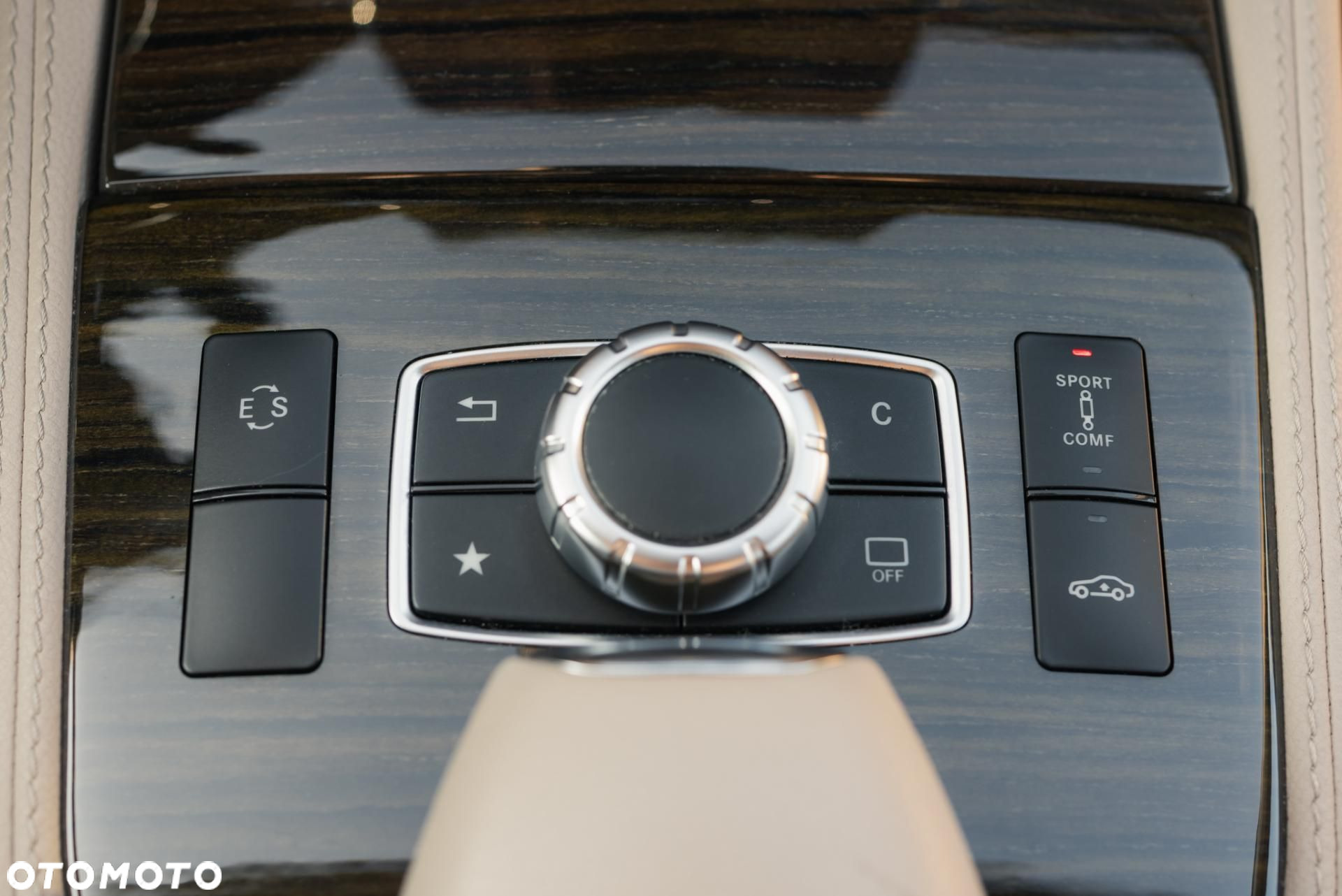 Mercedes-Benz CLS - 23