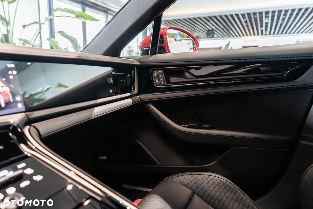 Porsche Panamera 4 - 24