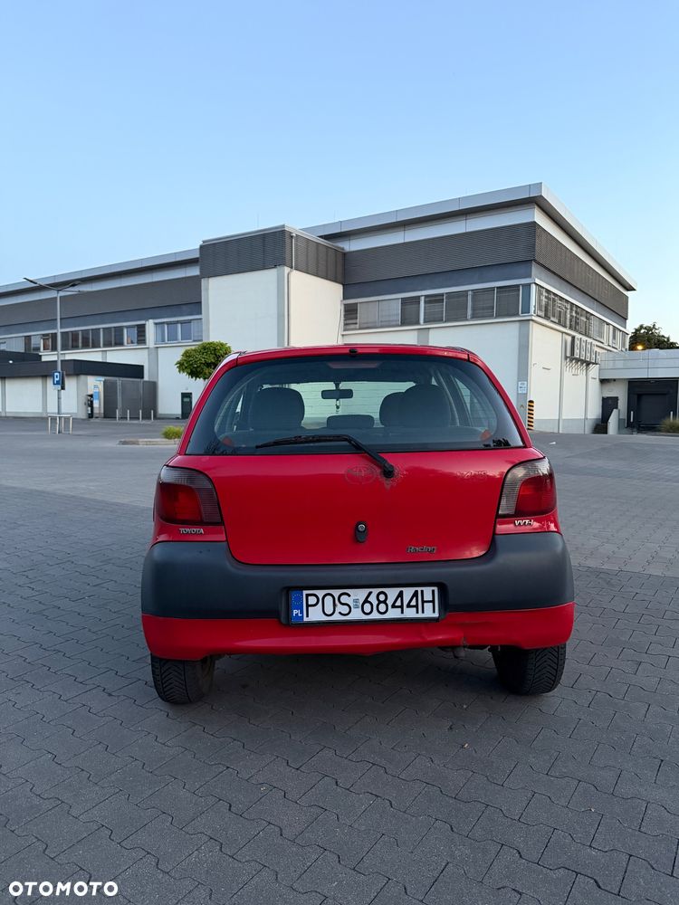 Toyota Yaris 1.0 Base - 4