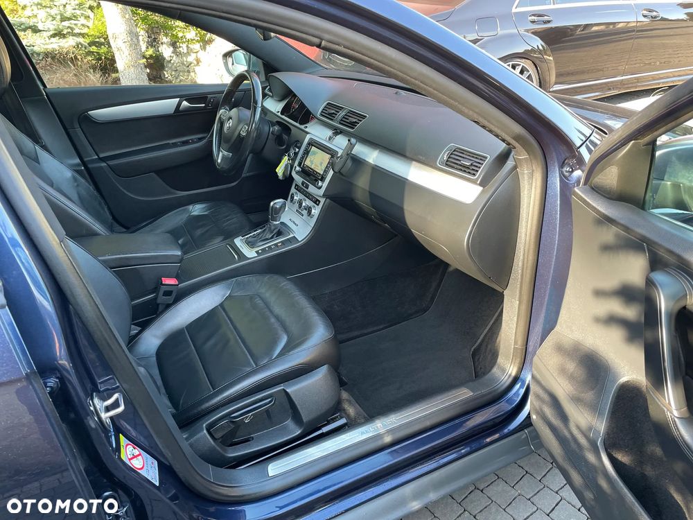 Volkswagen Passat Alltrack 2.0 TDI 4Motion DSG BlueMotion Tec - 16