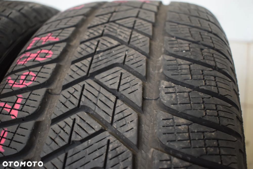 R17 235/65 Pirelli Scorpion Winter - 3
