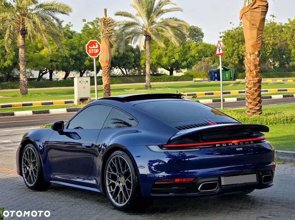 Porsche 911 Carrera - 6