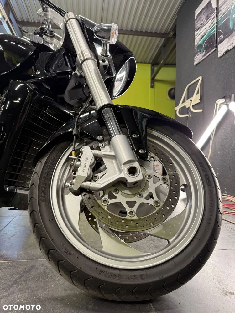 Suzuki Intruder - 14