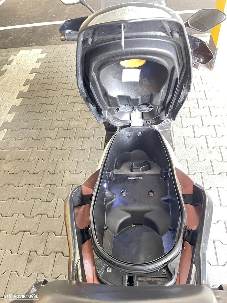 Yamaha X-Max 300 ABS e TCS - 3
