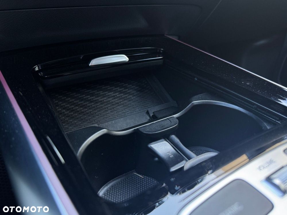 Mercedes-Benz Klasa B 220 4-Matic AMG Line 7G-DCT - 26